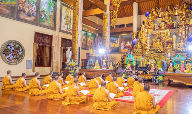 Kỷ niệm ngày vía Thánh tăng Đại Ca Diếp - chư Tăng, Phật tử chùa Ba Vàng tu tập tán dương hạnh đầu đà