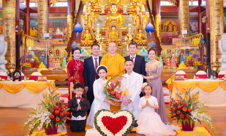 Làm Lễ Cưới Ở Chùa: Hướng Dẫn Tổ Chức Lễ Hằng Thuận Trang Nghiêm và Ý Nghĩa